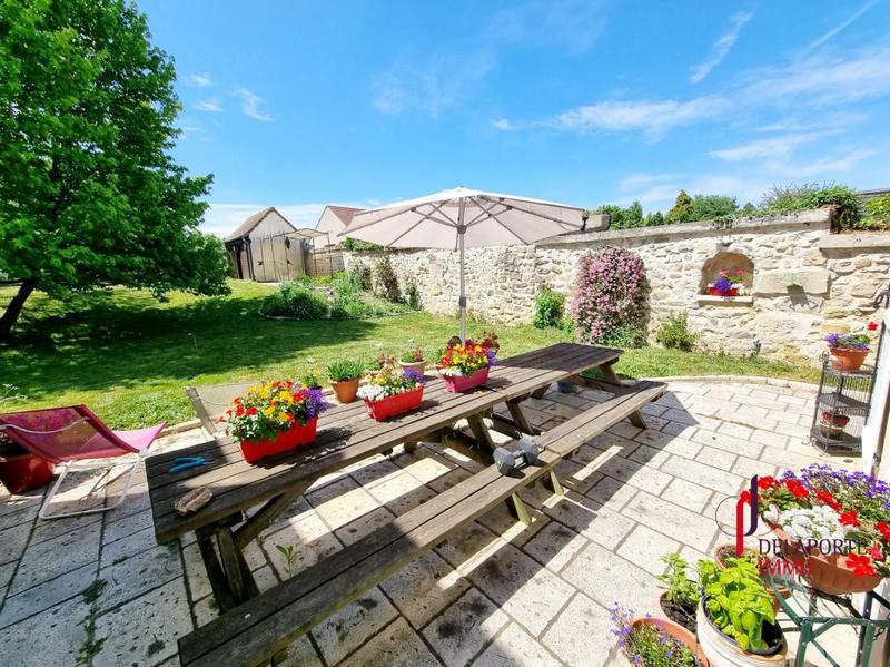 Maison traditionnelle - 168 m² - 6 pièces