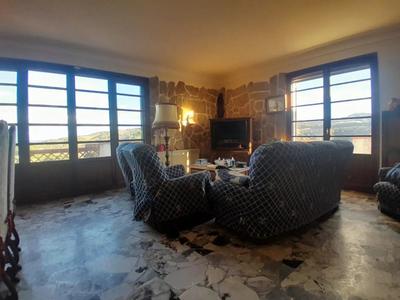 Maison - 264 m² - 8 pièces