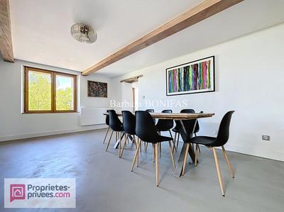 Maison - 202 m² - 6 pièces