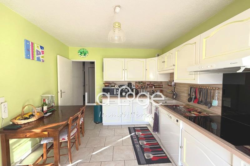 Appartement - 90 m² - 4 pièces