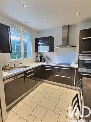 Maison - 213 m² - 8 pièces