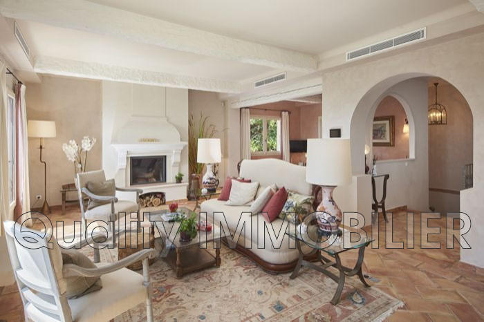 Maison - 236 m² - 6 pièces