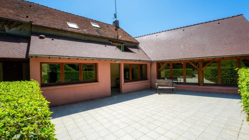Maison - 660 m² - 16 pièces