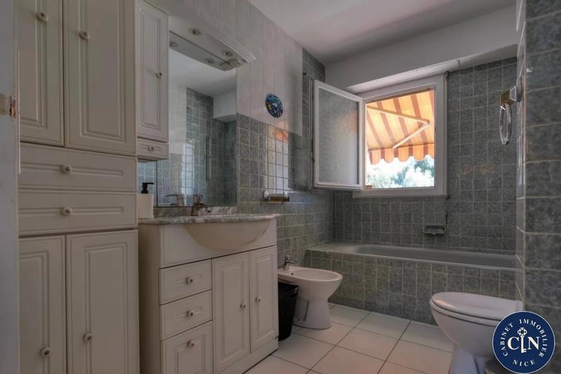 Appartement - 93 m² - 4 pièces