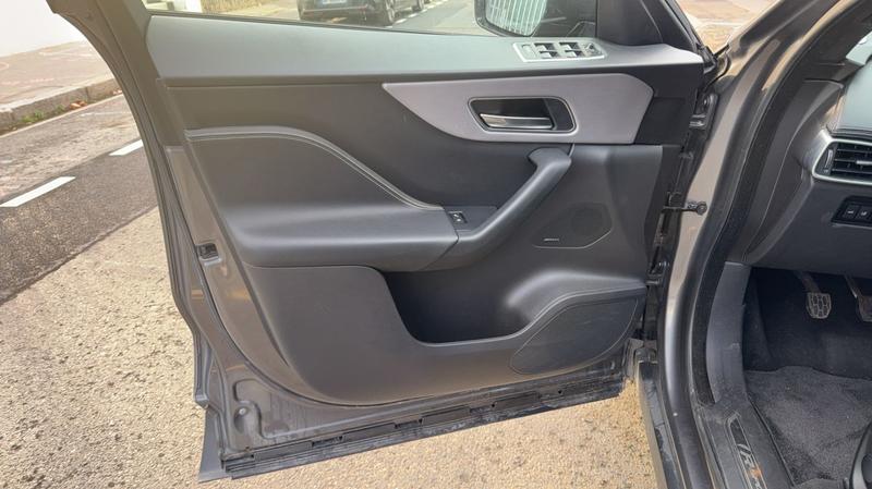 Jaguar F-Pace 2.0d 180 Awd R Sport