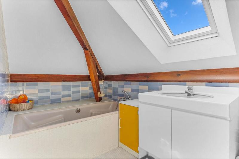 Maison - 238 m² - 11 pièces