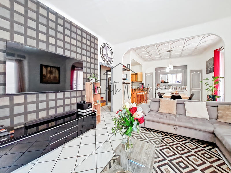 Appartement - 160 m² - 8 pièces