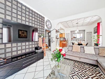 Appartement - 160 m² - 8 pièces