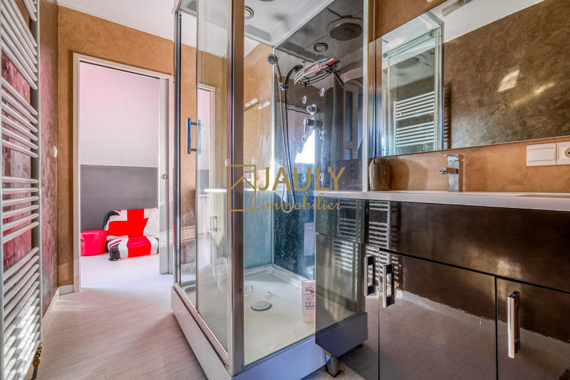 Maison traditionnelle - 173 m² - 7 pièces