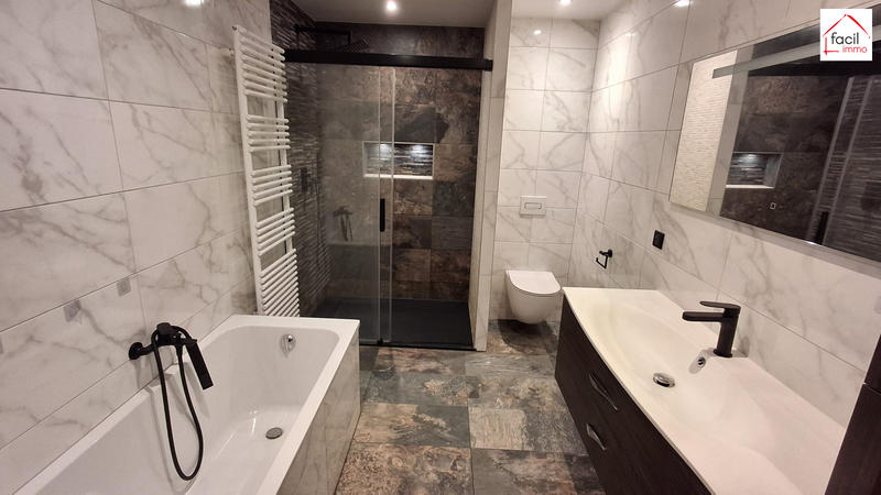 Maison - 220 m² - 7 pièces