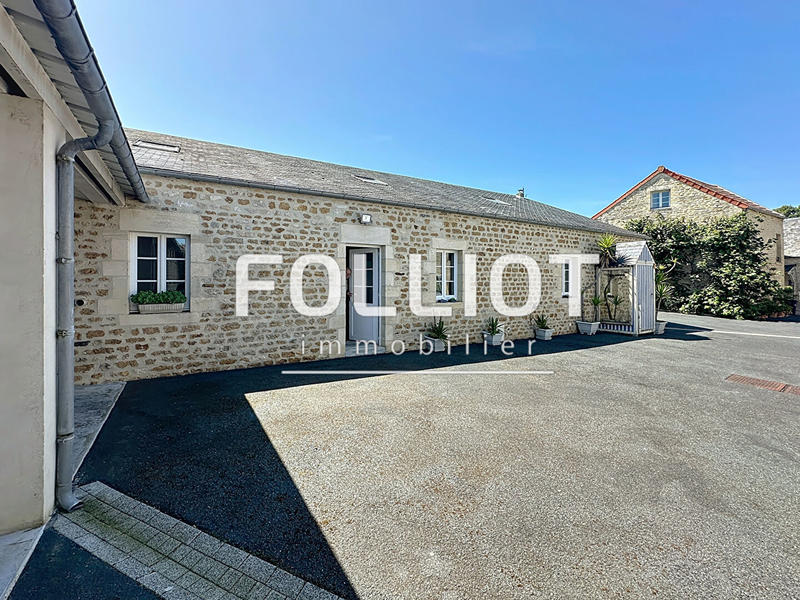 Maison - 302 m² - 16 pièces