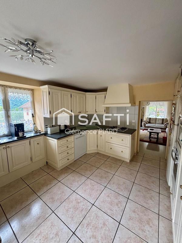 Maison - 102 m² - 4 pièces