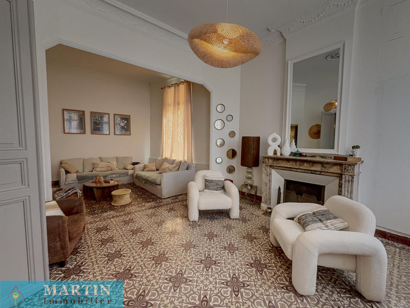 Maison - 250 m² - 9 pièces