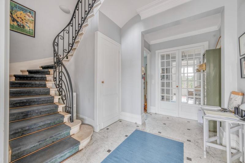 Hôtel particulier - 203 m² - 7 pièces