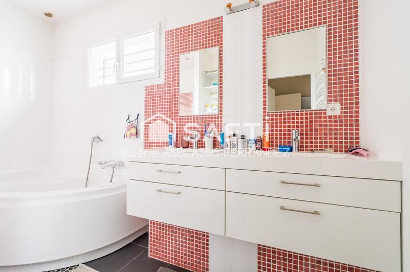 Villa - 175 m² - 6 pièces