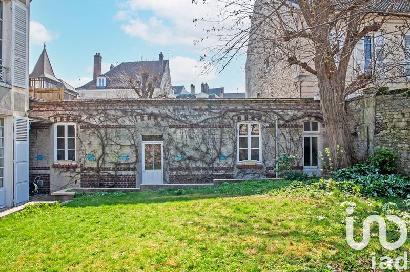 Maison - 229 m² - 11 pièces