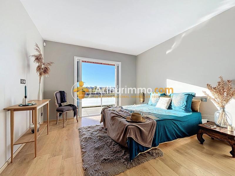 Maison - 278 m² - 8 pièces