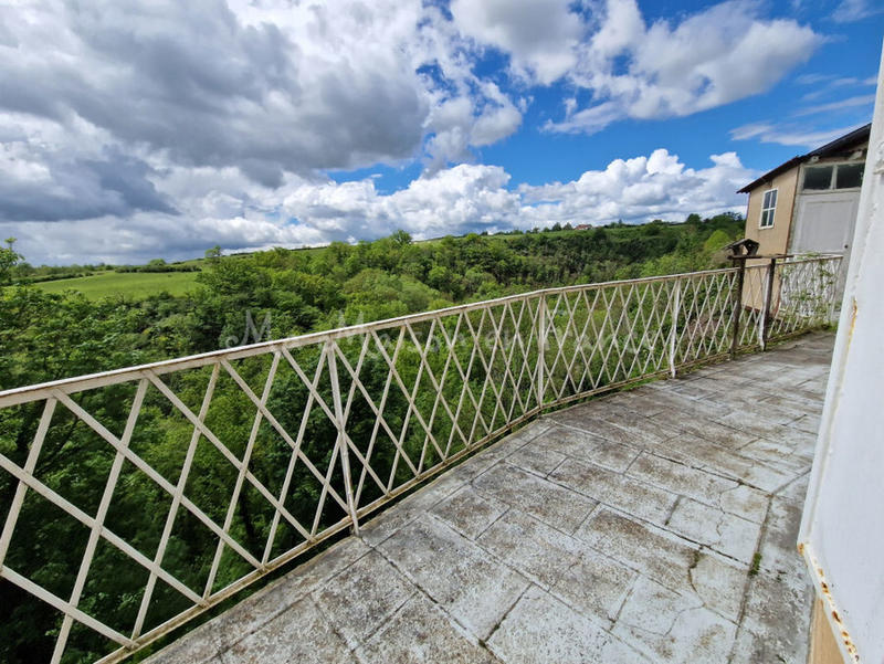 Maison - 115 m² - 9 pièces