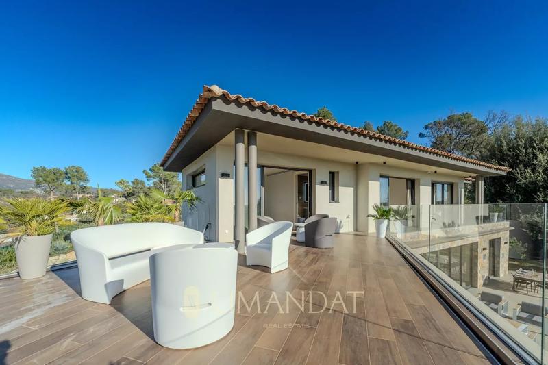 Villa - 275 m² - 7 pièces