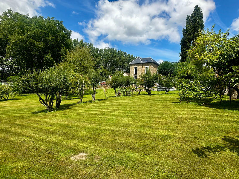 Maison - 200 m² - 9 pièces