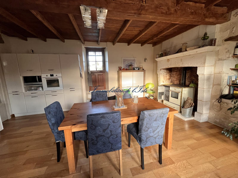 Maison - 233 m² - 8 pièces