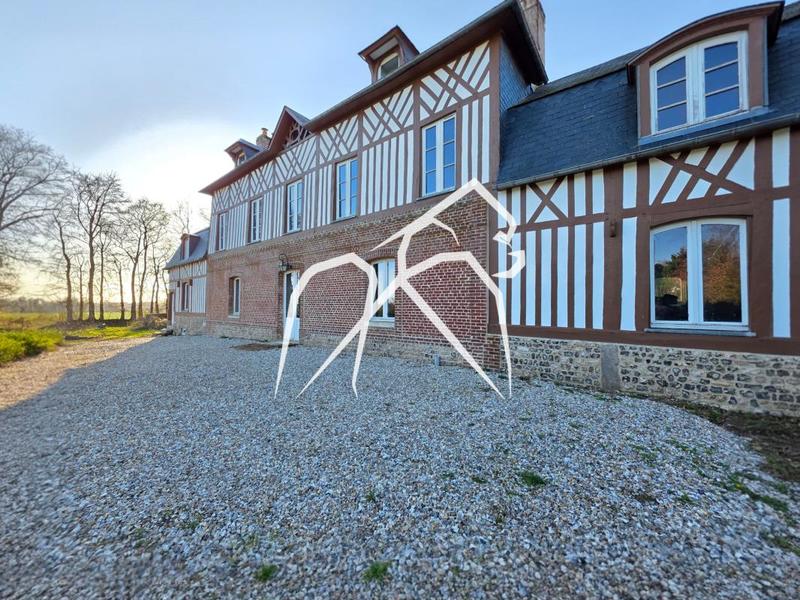 Maison ancienne - 323 m² - 8 pièces