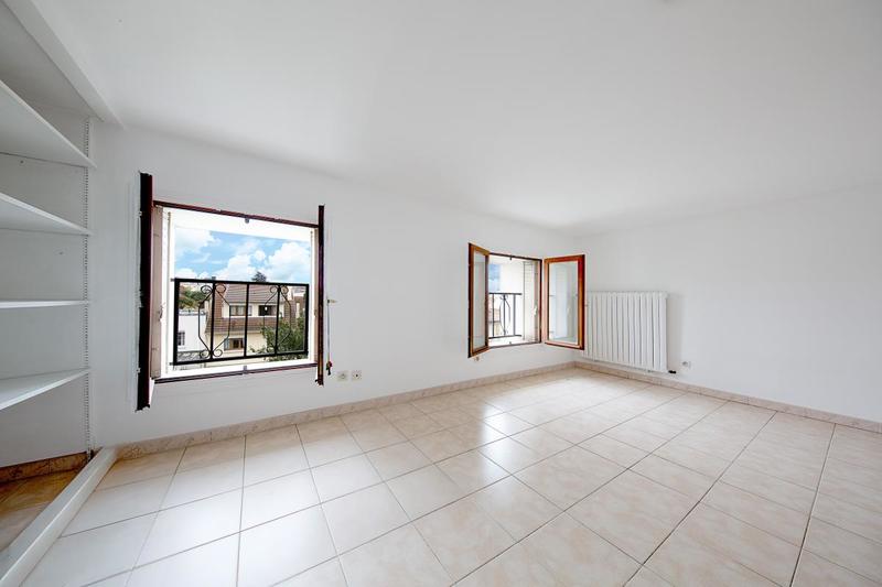 Maison - 180 m² - 7 pièces