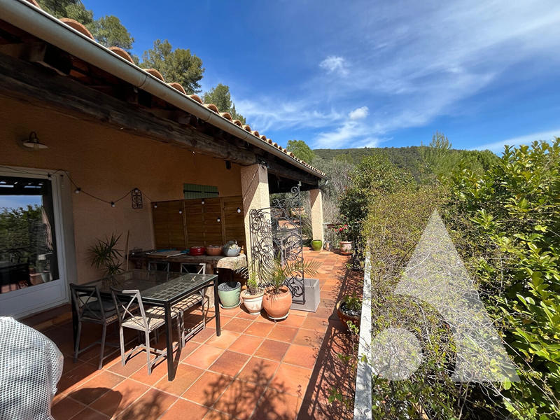 Maison - 290 m² - 10 pièces