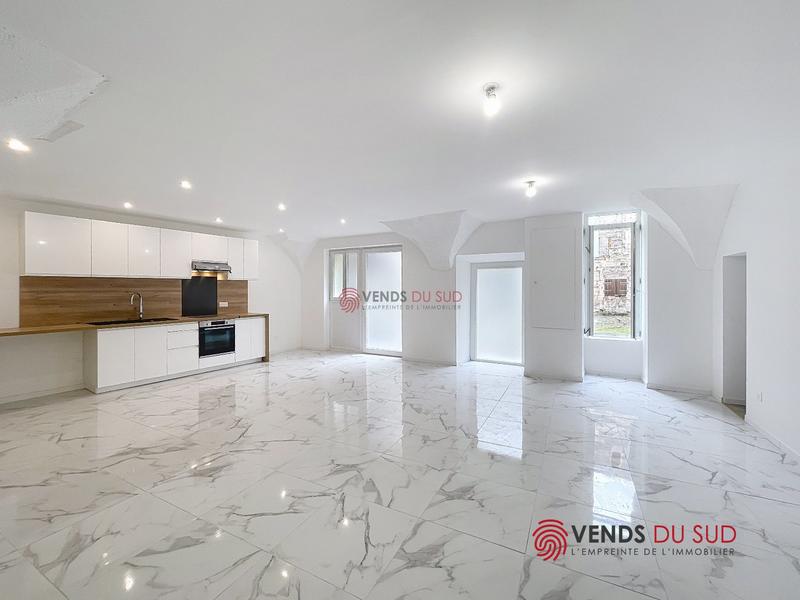 Maison - 230 m² - 7 pièces