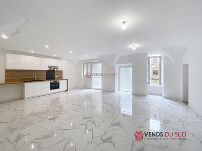 Maison - 230 m² - 7 pièces