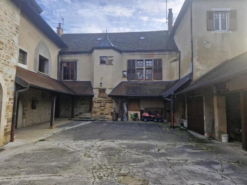 Propriété - 200 m² - 10 pièces