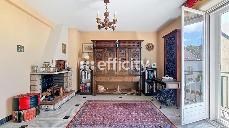 Maison - 205 m² - 11 pièces