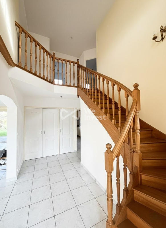 Maison - 254 m² - 12 pièces