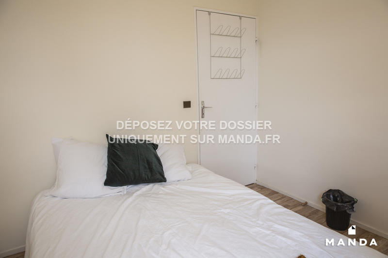 Chambre - 9 m² - 5 pièces