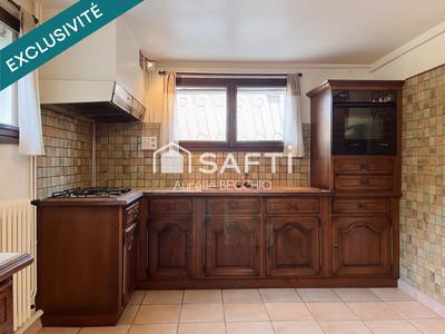 Maison - 140 m² - 5 pièces