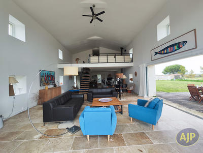 Maison - 263 m² - 8 pièces