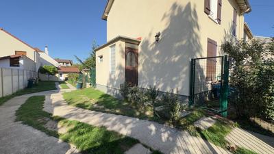 Maison - 221 m² - 16 pièces