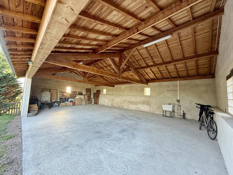 Maison - 330 m² - 8 pièces