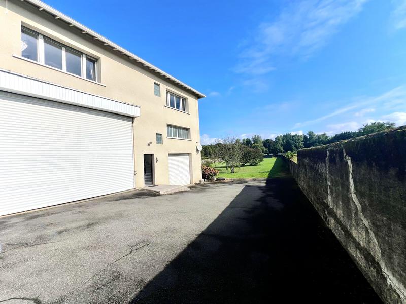 Villa - 280 m² - 9 pièces