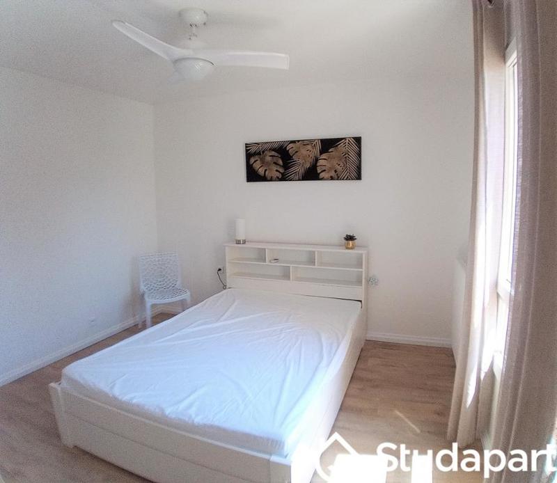 Chambre - 11 m² - 1 pièce