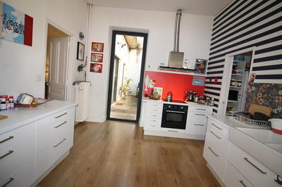 Maison - 250 m² - 9 pièces