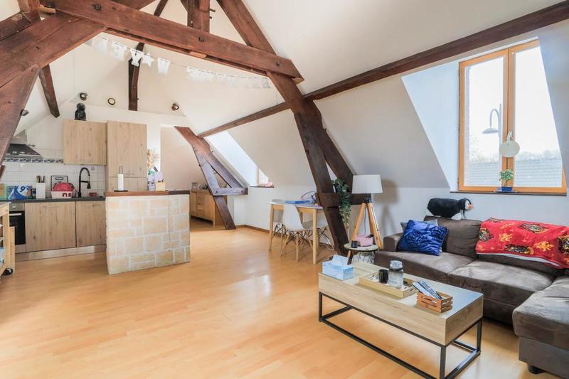 Corps de ferme - 225 m² - 11 pièces