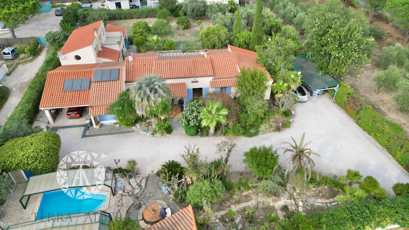 Villa - 285 m² - 10 pièces