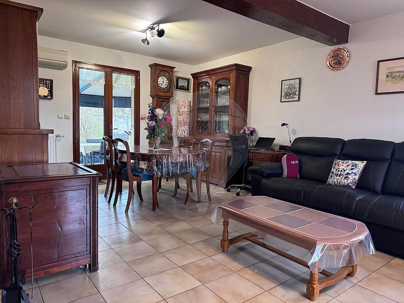 Maison - 183 m² - 8 pièces