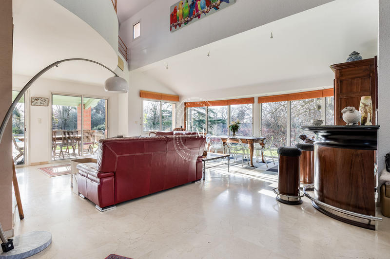 Maison - 346 m² - 10 pièces