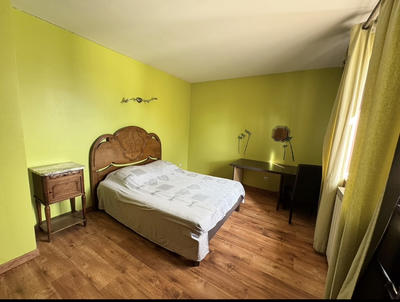 Maison - 244 m² - 8 pièces