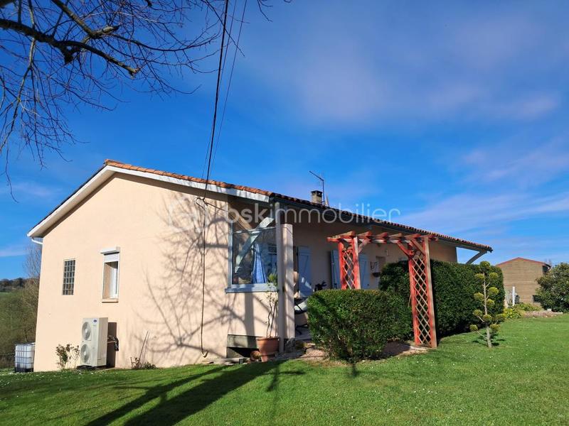 Maison traditionnelle - 140 m² - 4 pièces