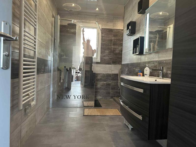 Maison - 97 m² - 5 pièces