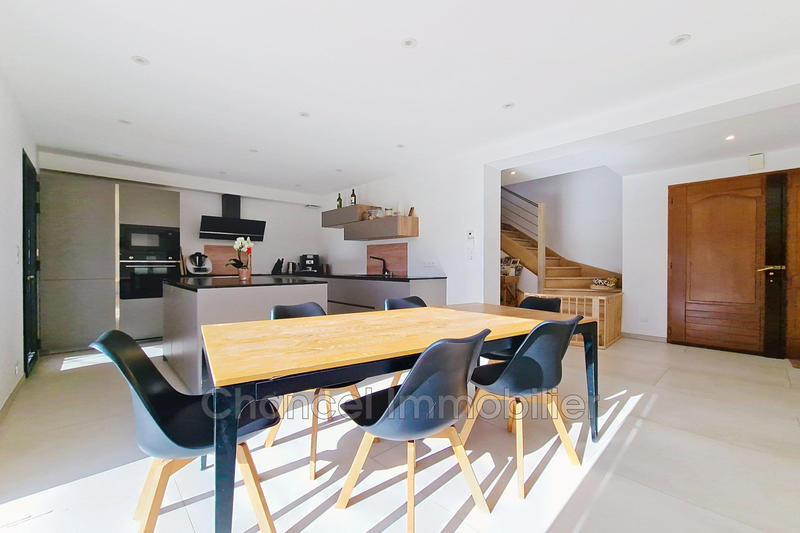 Maison - 164 m² - 5 pièces