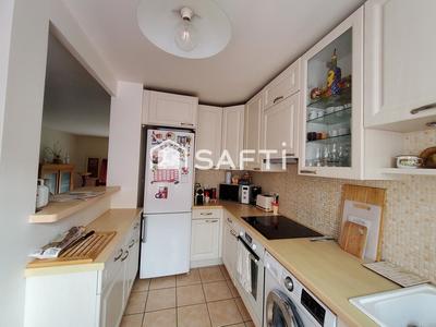 Maison - 93 m² - 5 pièces